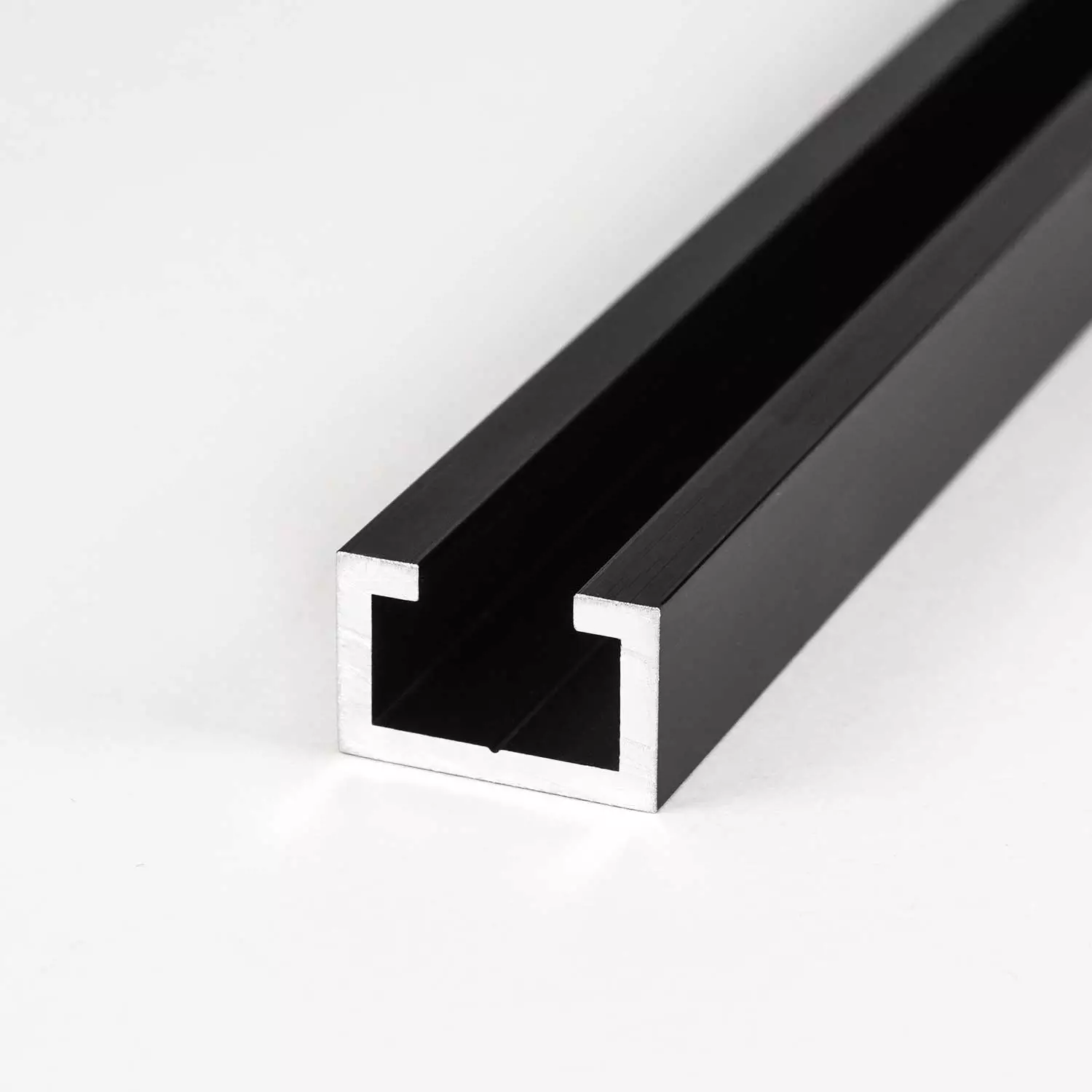 C-Profil Schwarz aus Aluminium 11x17x4,5 mm in 2mm Stärke